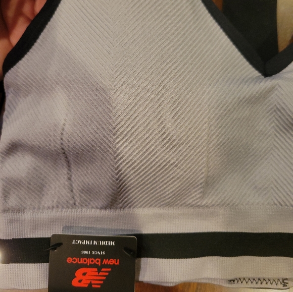 BNWT New Balance Medium Impact Racerback Sports Bra Sz Large in Smoky Quartz - Picture 3 of 4